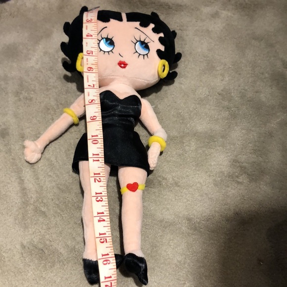 Betty Boop doll— America’s sweetheart Wearing a black mini cocktail dress - Picture 7 of 7